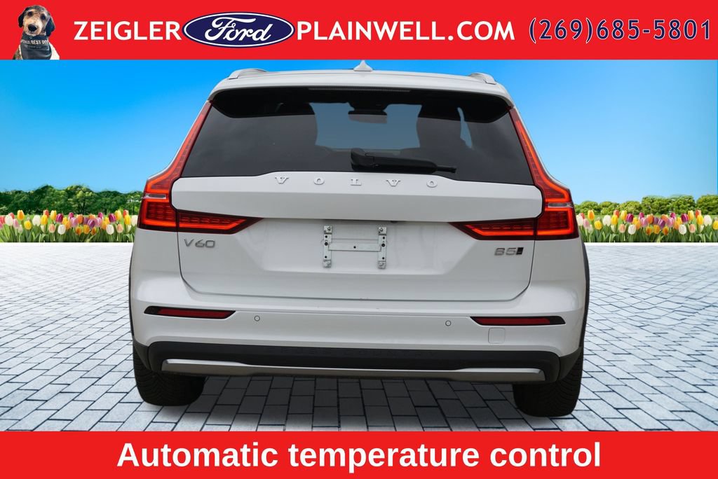 Used 2024 Volvo V60 B5 Cross Country Plus AWD/4WD image 4