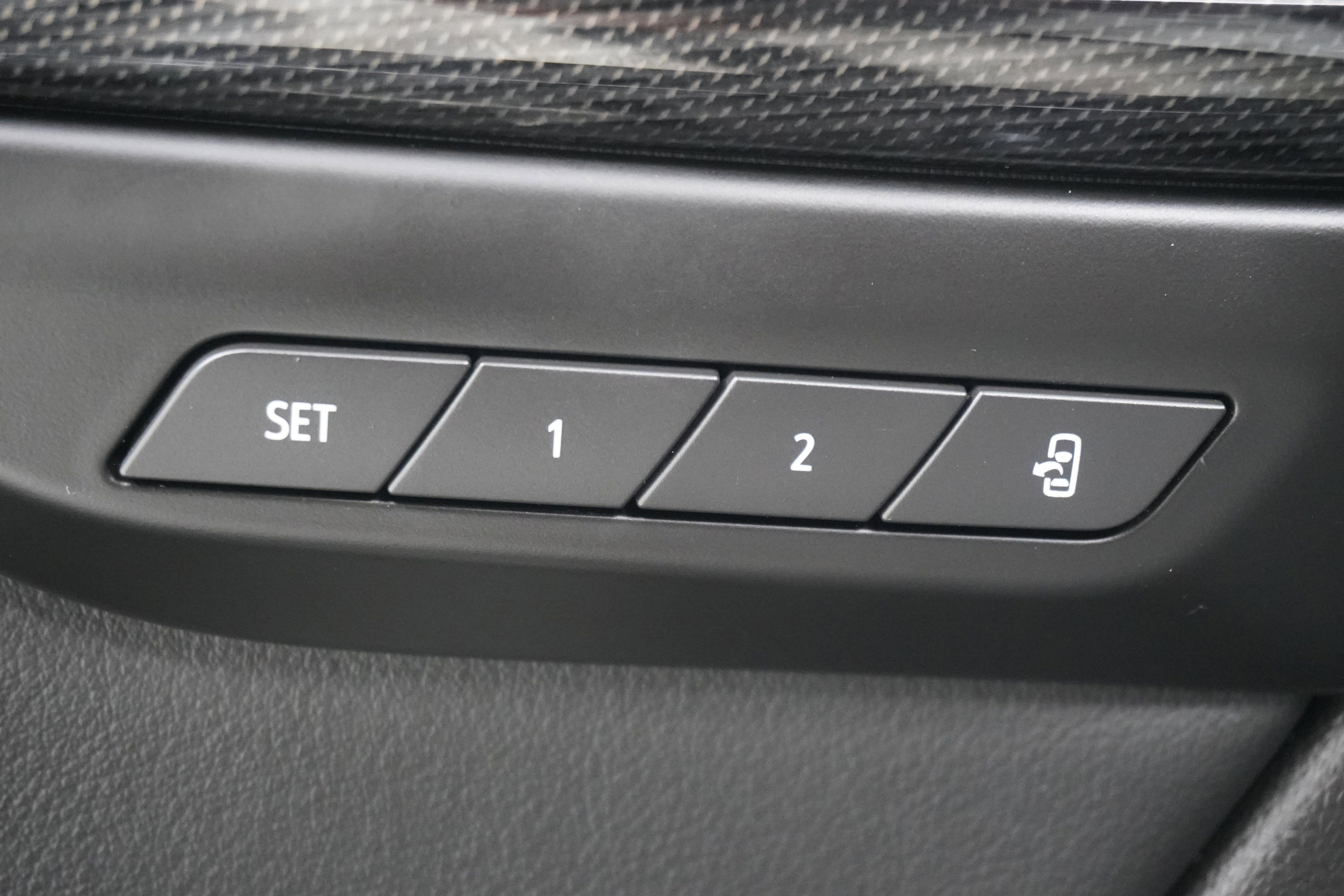 Used 2023 Buick Envision Essence w/ Sport Touring Package FWD image 16