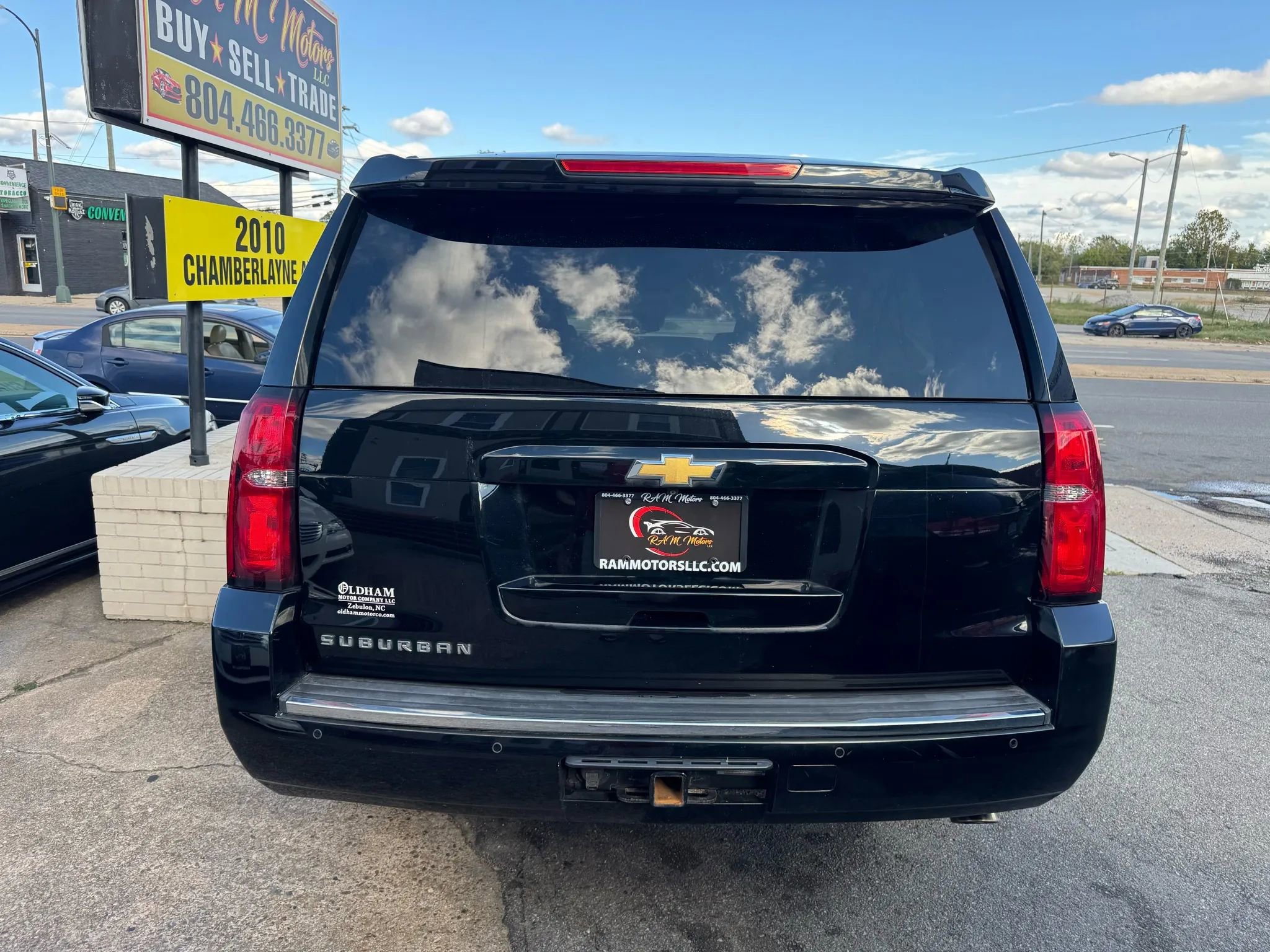 Used 2015 Chevrolet Suburban LTZ image 5