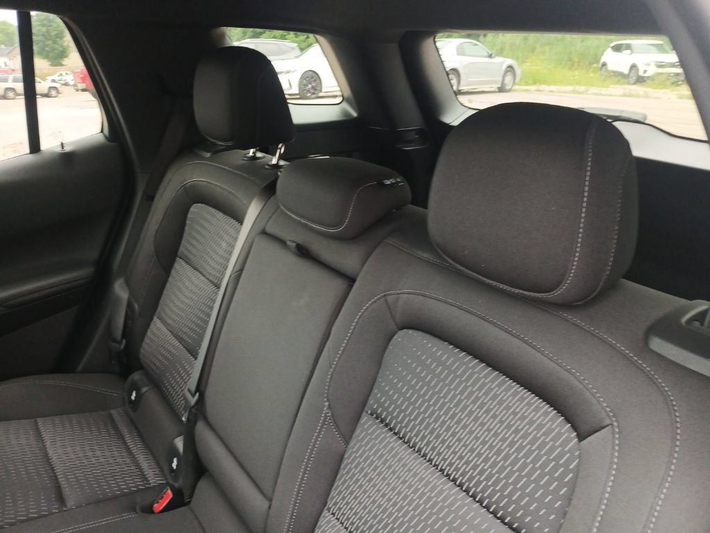 Used 2025 Chevrolet Equinox LT AWD/4WD image 16