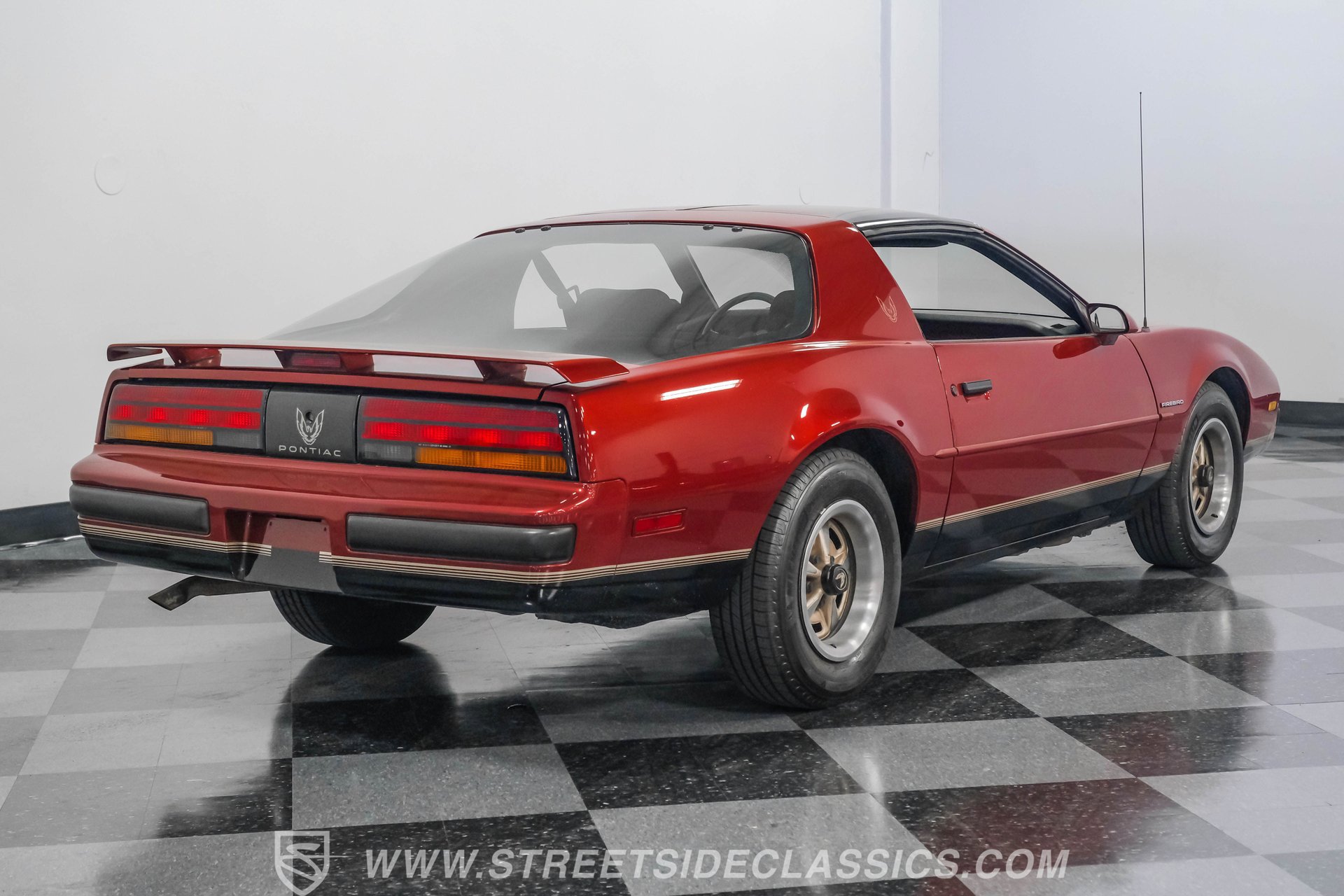 Used 1987 Pontiac Firebird Coupe image 22