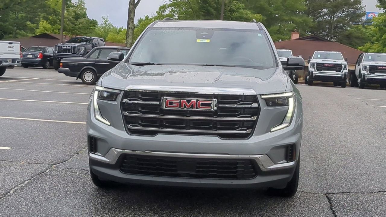 Used 2025 GMC Acadia Elevation image 3
