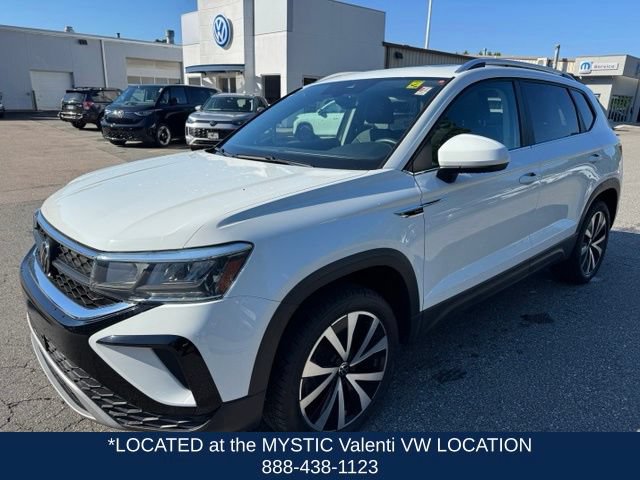 Certified 2023 Volkswagen Taos SE w/ Panoramic Sunroof Package