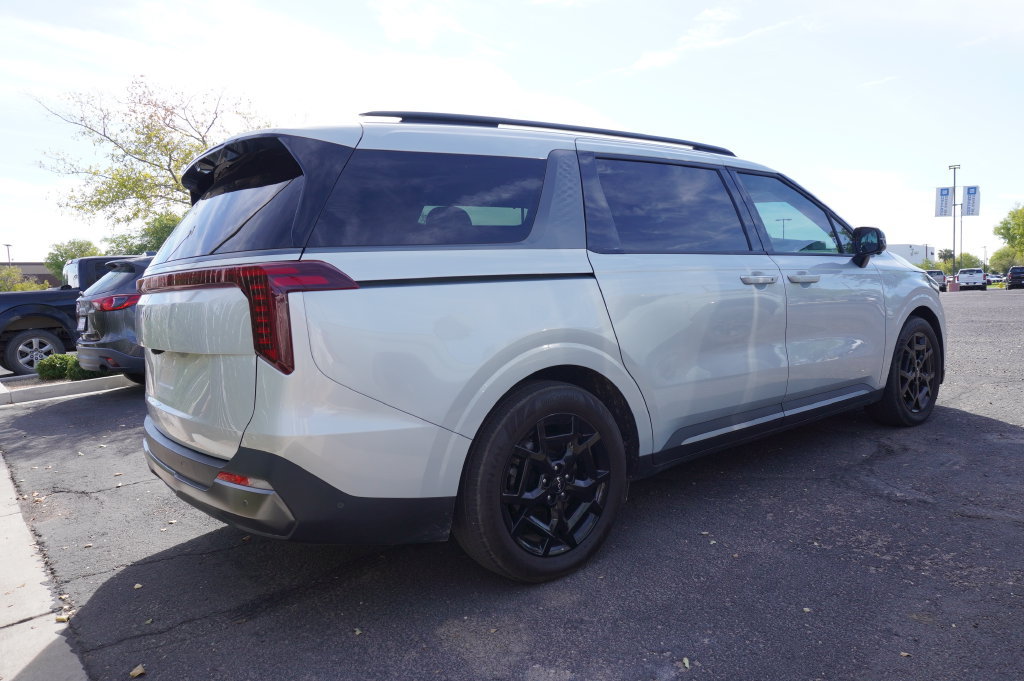 Used 2025 Kia Carnival SX Prestige FWD image 6