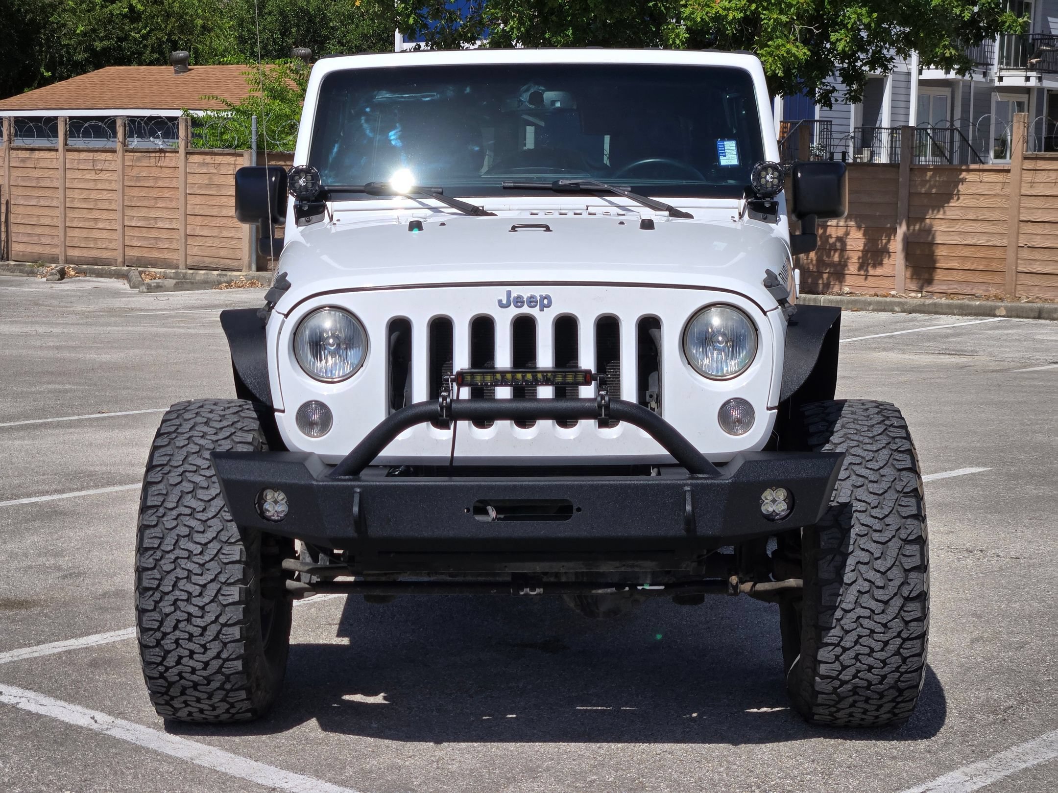 Used 2015 Jeep Wrangler Unlimited Rubicon w/ Connectivity Group AWD/4WD image 8