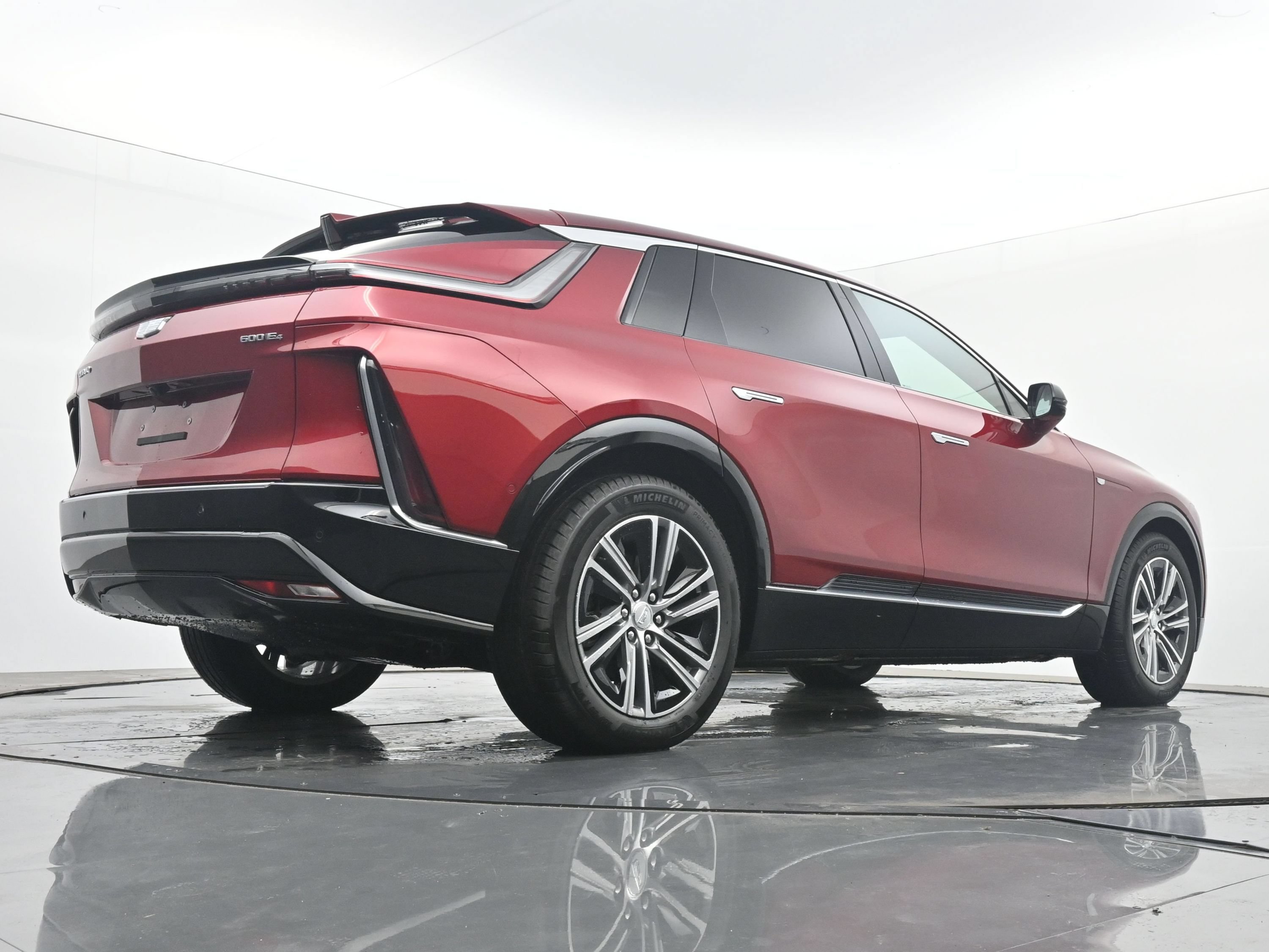 New 2026 Cadillac Lyriq Luxury w/ LPO, Floor Liner Package AWD/4WD image 19