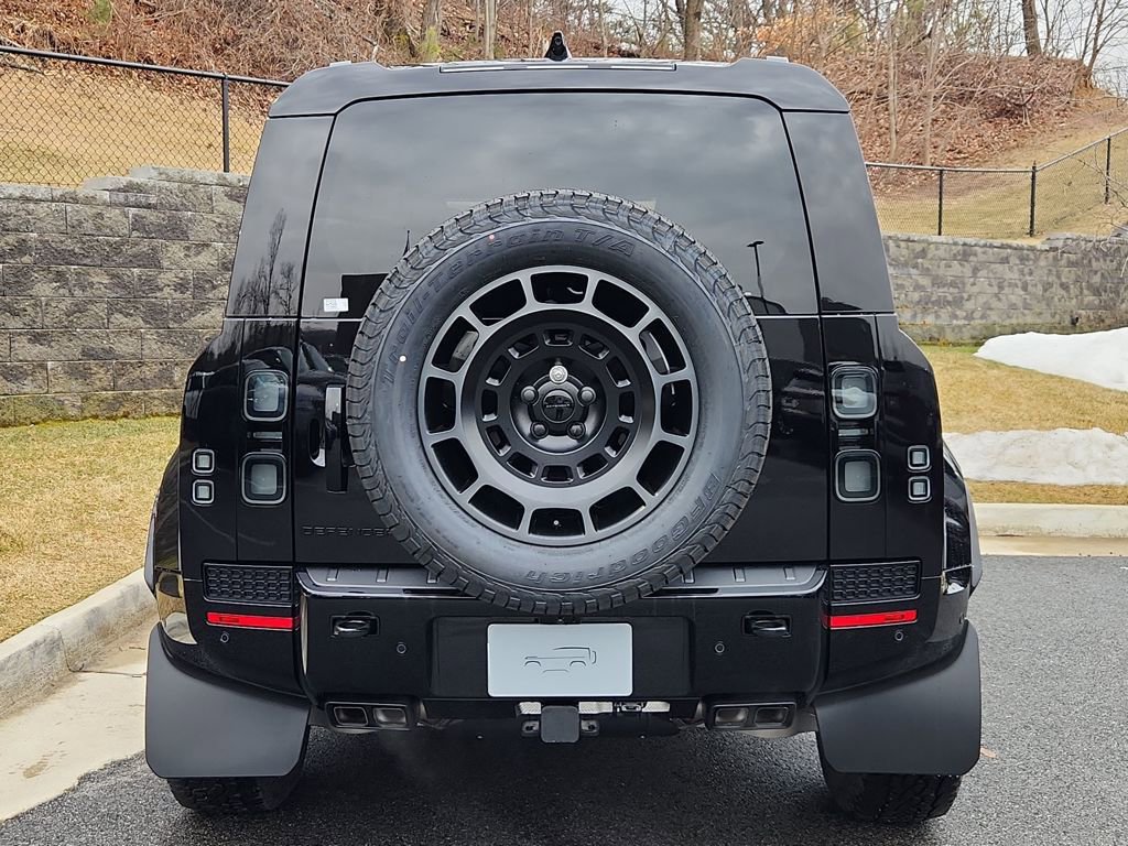 New 2026 Land Rover Defender 110 OCTA AWD/4WD image 7