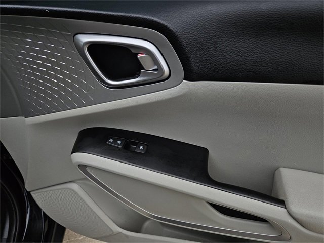 Certified 2023 Kia Soul LX w/ LX Technology Package image 8