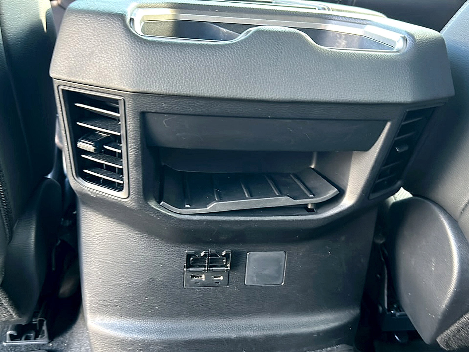 Used 2025 Toyota Tundra Limited AWD/4WD image 9