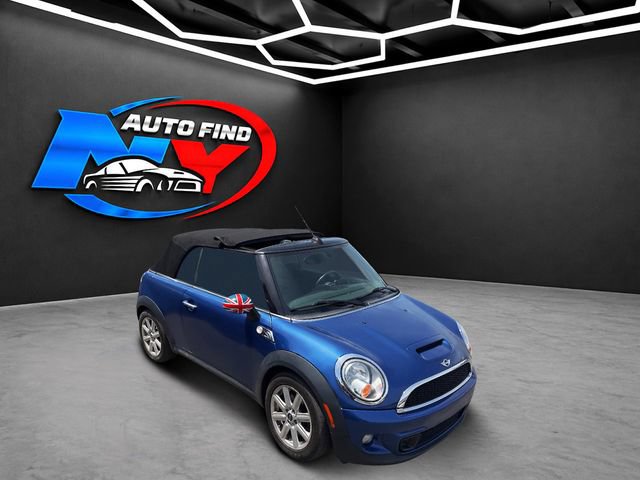 Used 2013 MINI Cooper S w/ Cold Weather Pkg FWD image 2