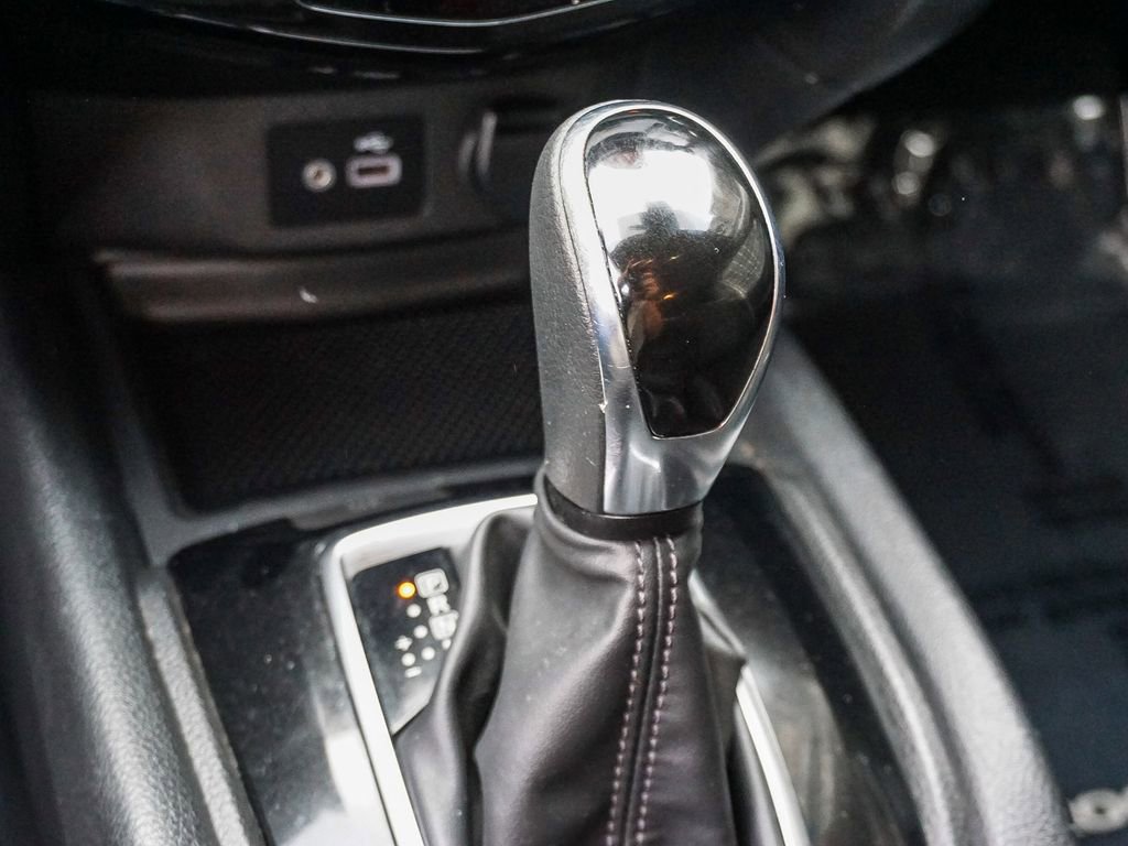 Used 2019 Nissan Rogue S image 23