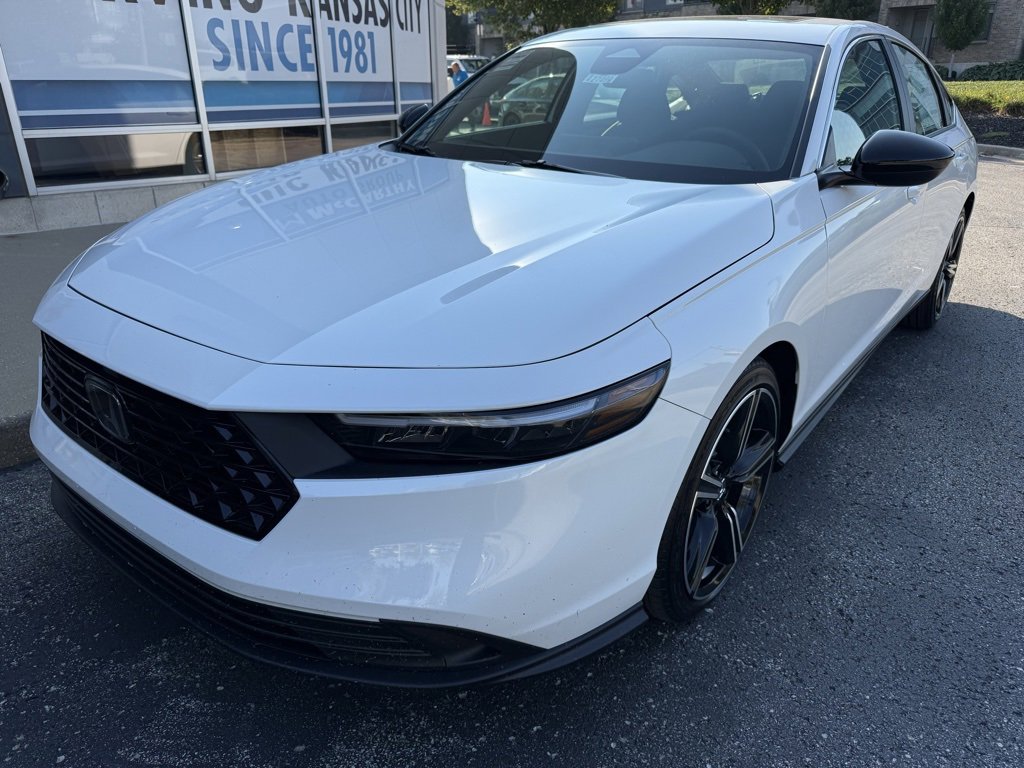 Used 2025 Honda Accord Sport image 10