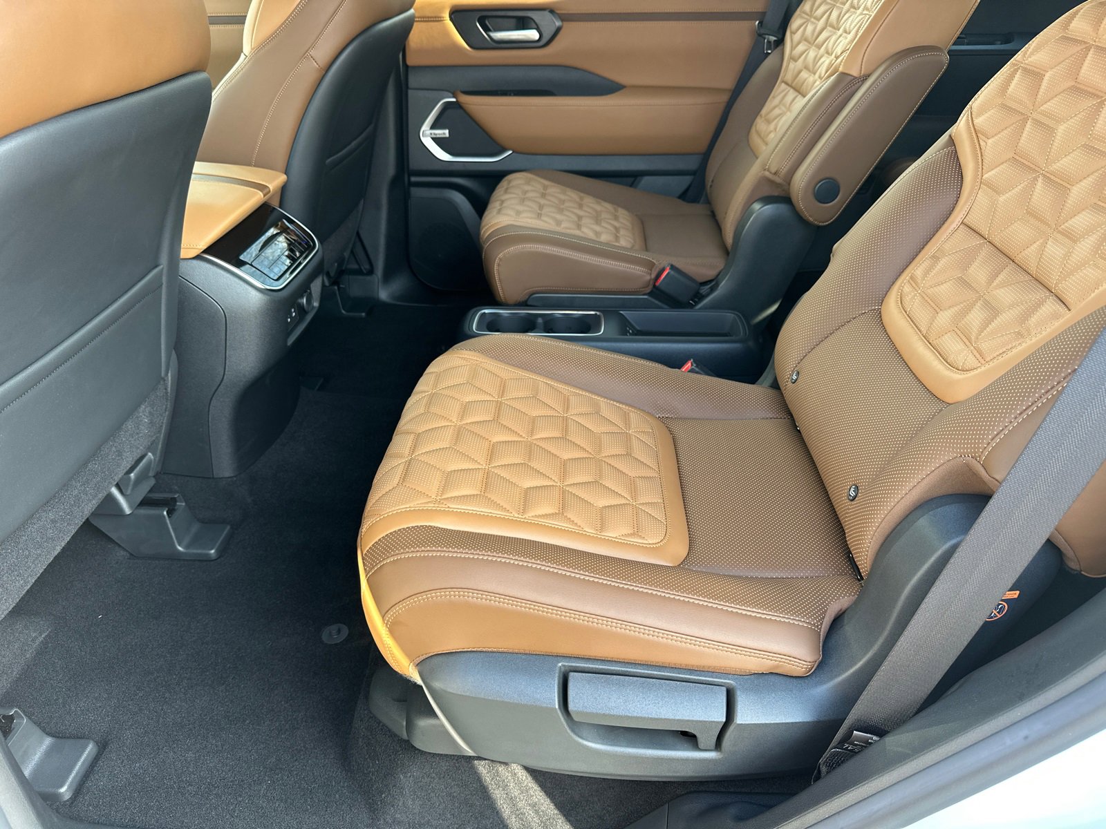 Certified 2026 Nissan Armada Platinum Reserve image 23