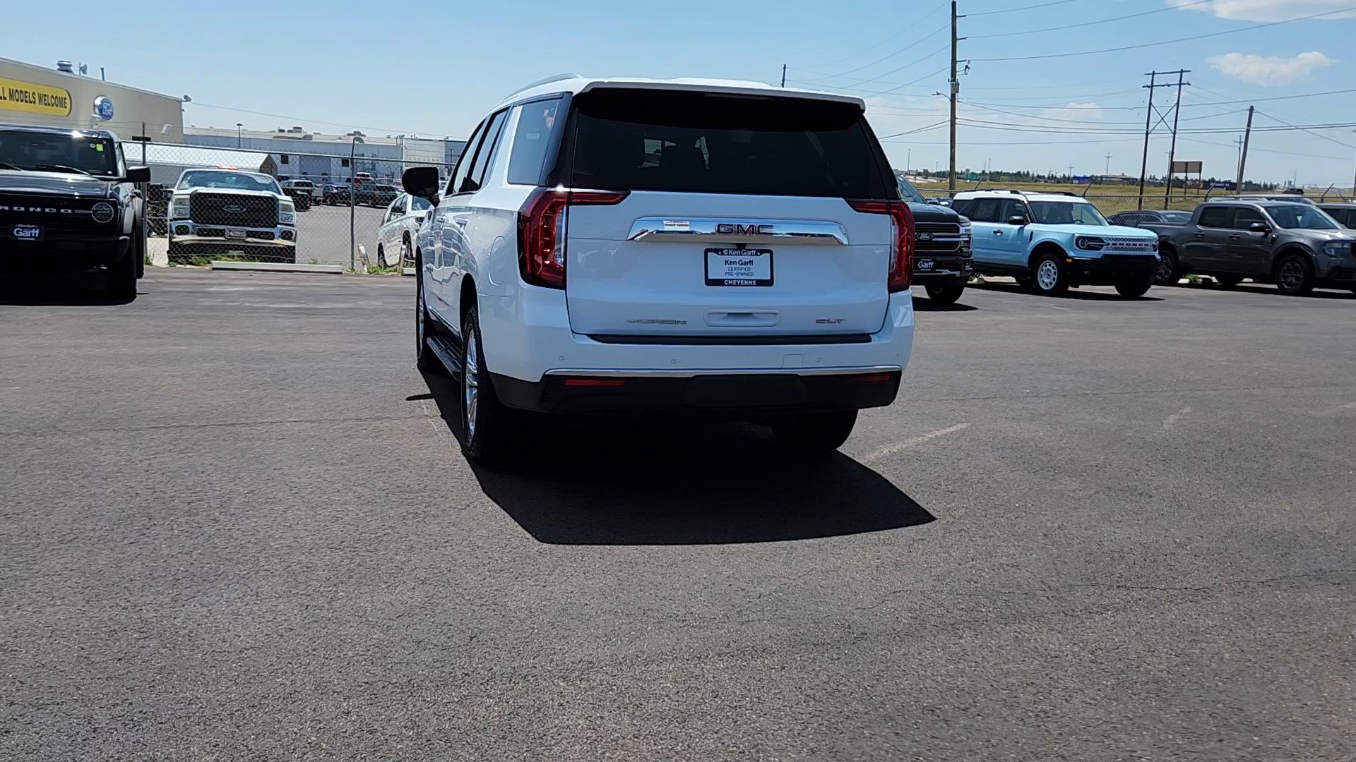 Used 2024 GMC Yukon SLT AWD/4WD image 3