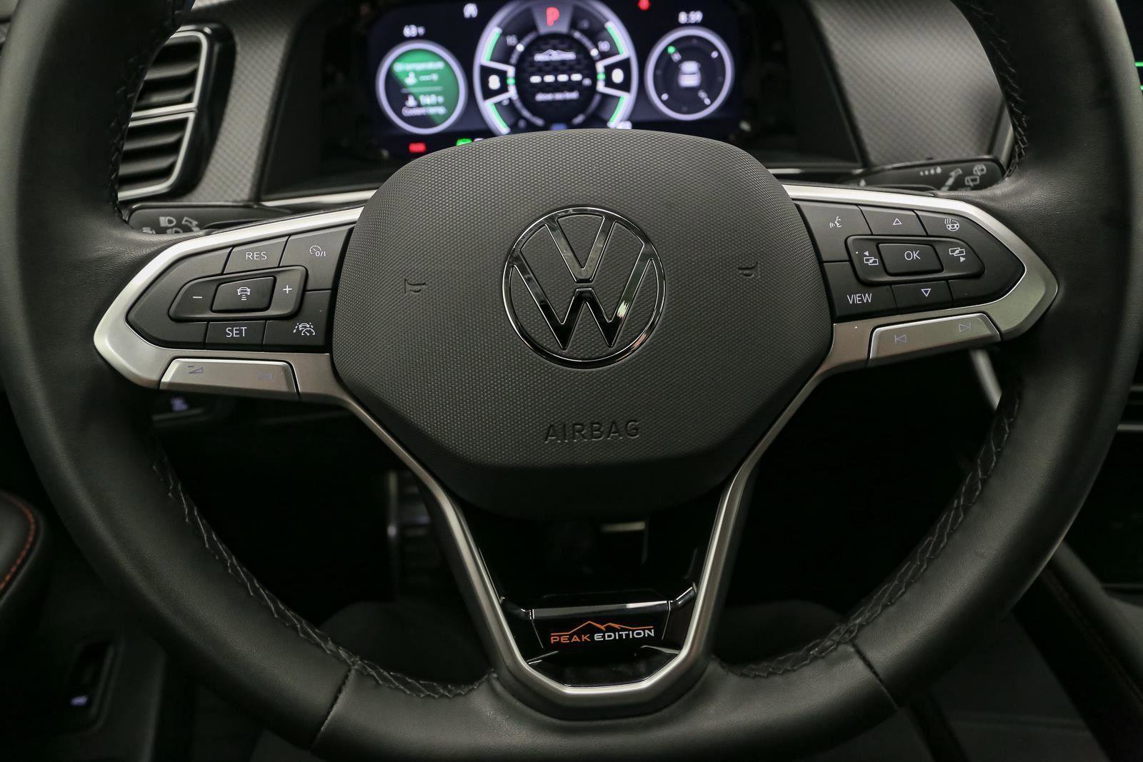 Certified 2025 Volkswagen Atlas Peak Edition SE AWD/4WD image 39