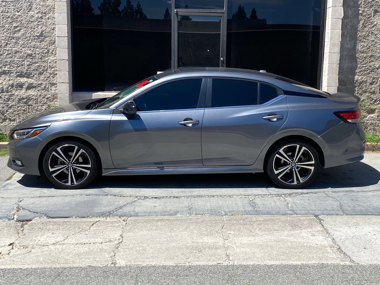 Used 2021 Nissan Sentra SR w/ SR Premium Package FWD image 3