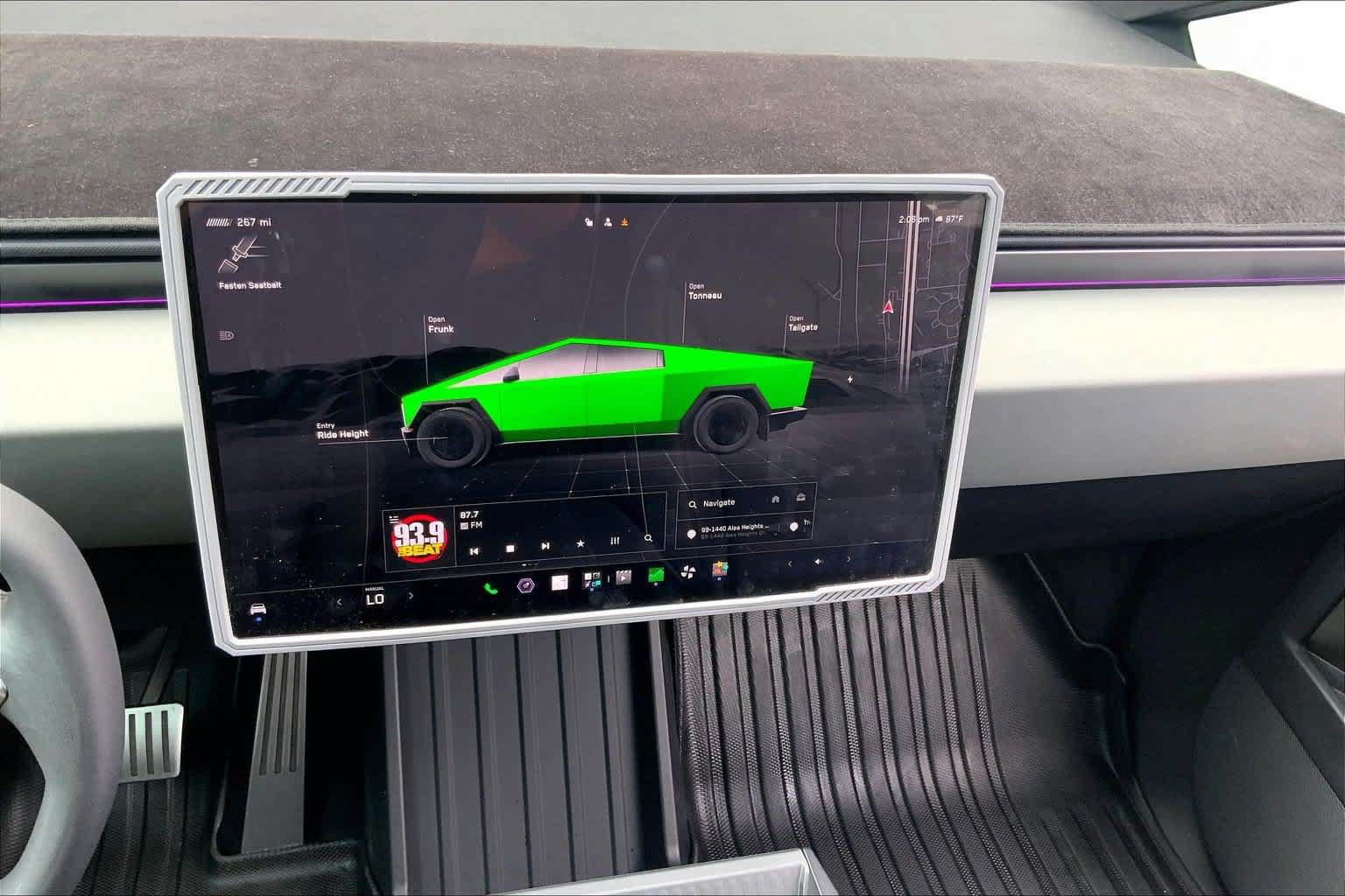 Used 2024 Tesla Cybertruck AWD Crew Cab image 34