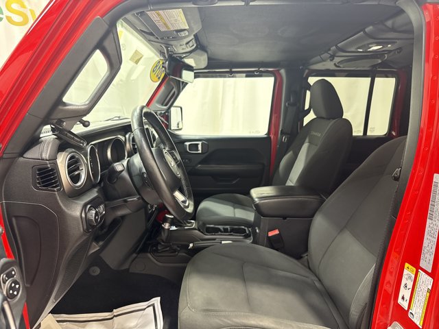 Used 2018 Jeep Wrangler Unlimited Sahara w/ Cold Weather Group AWD/4WD image 12