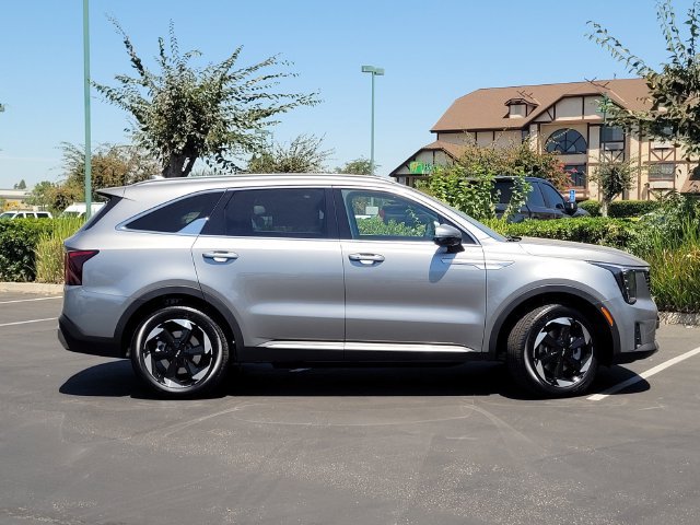 New 2026 Kia Sorento EX w/ EX Premium Package FWD image 3