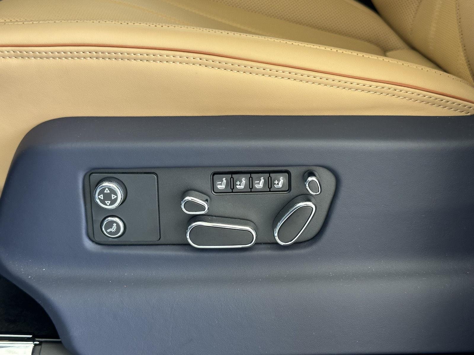 New 2026 Bentley Bentayga Extended Wheelbase AWD/4WD image 14