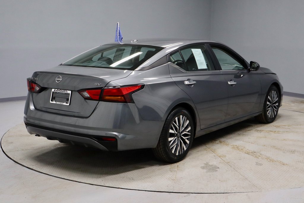 Used 2024 Nissan Altima 2.5 SV image 11