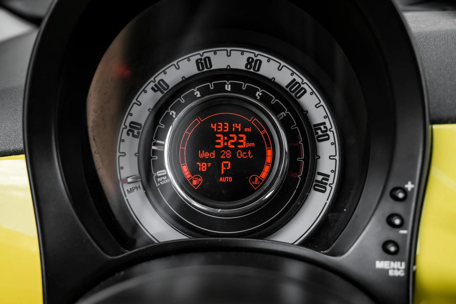 Used 2012 FIAT 500 Lounge FWD image 21