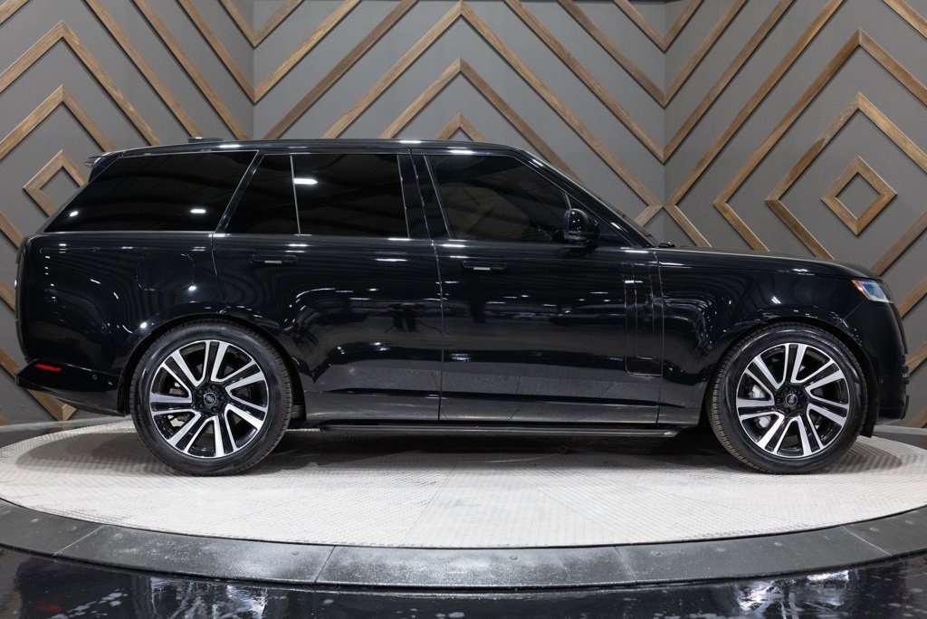 Used 2023 Land Rover Range Rover SE image 23