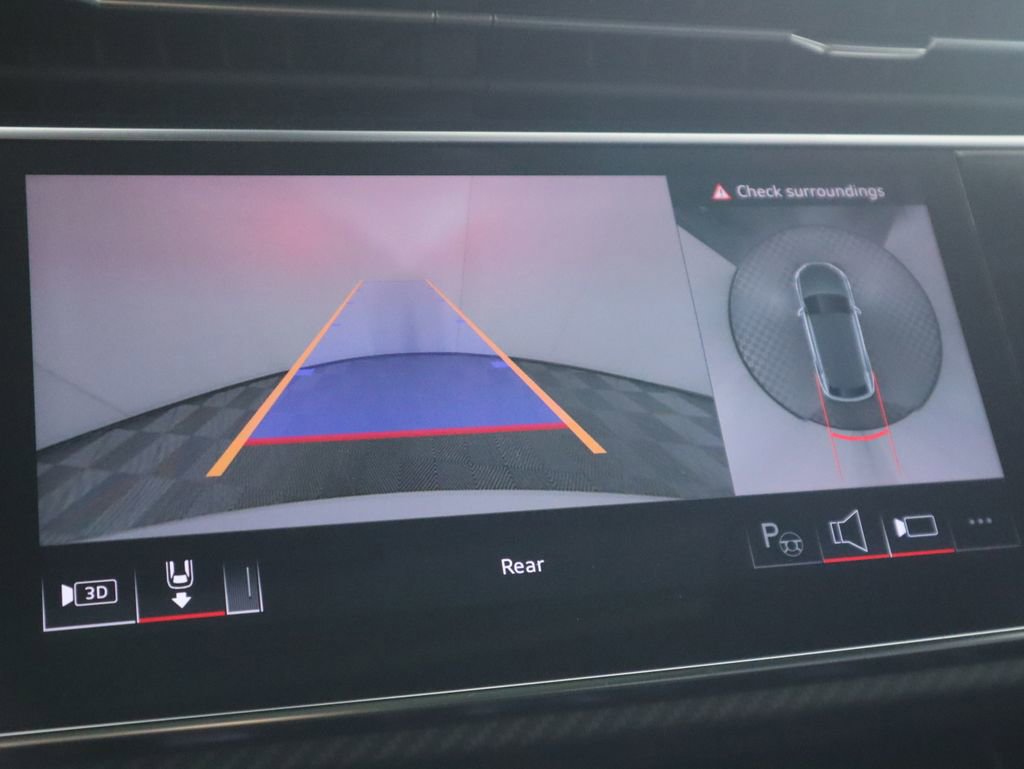 New 2025 Audi RS Q8 performance image 16