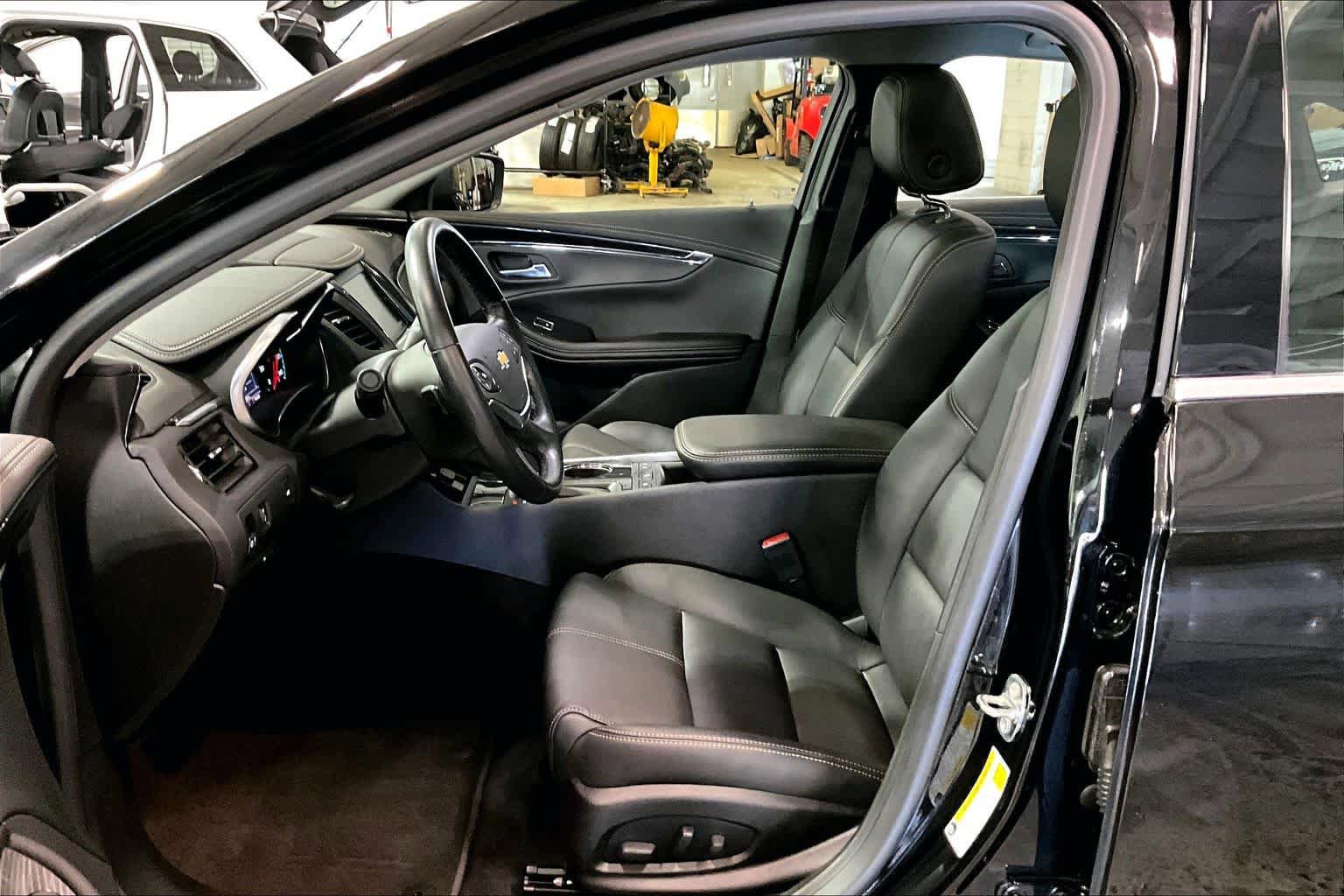 Used 2019 Chevrolet Impala LT w/ Sunroof and Spoiler Package FWD image 9