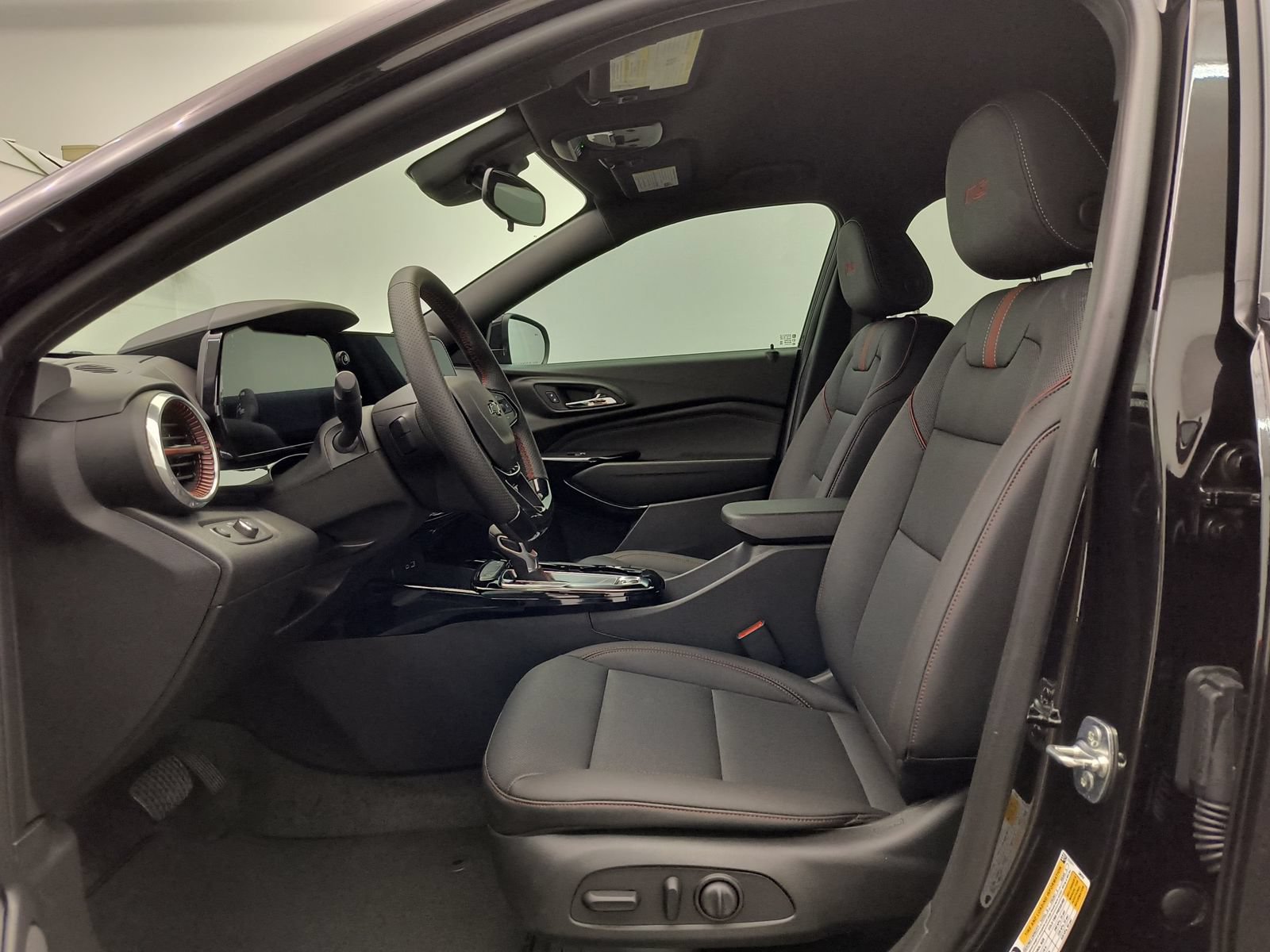New 2026 Chevrolet Trax RS w/ Driver Confidence Package FWD image 5