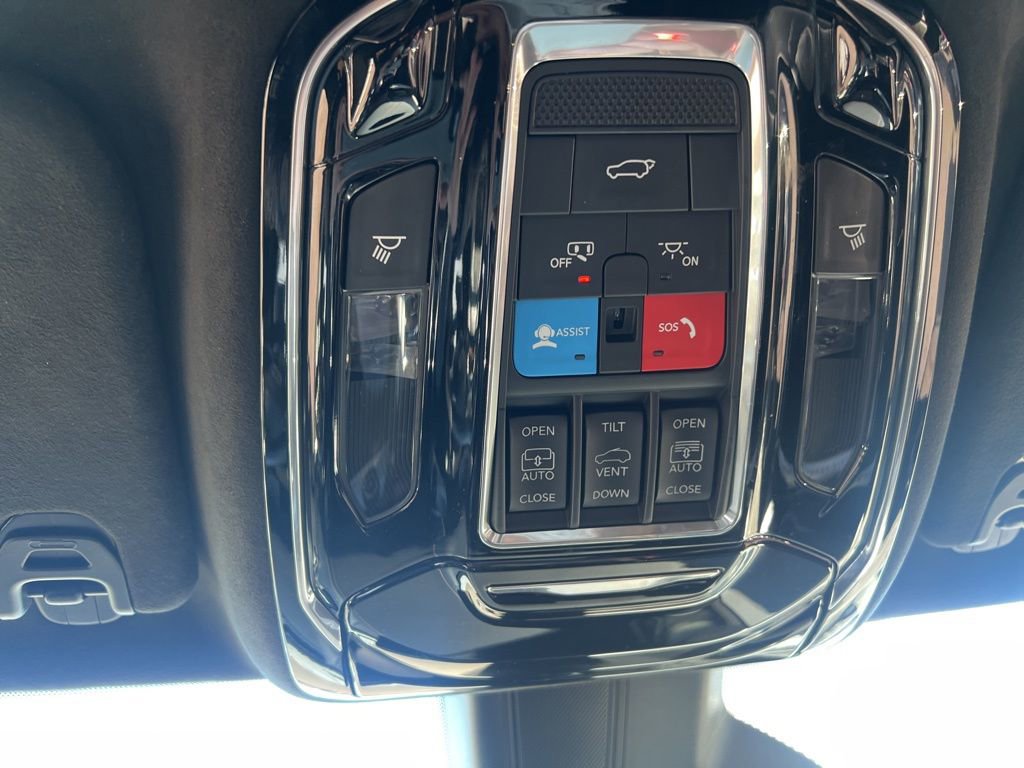 Used 2023 Jeep Grand Wagoneer L Series III image 23