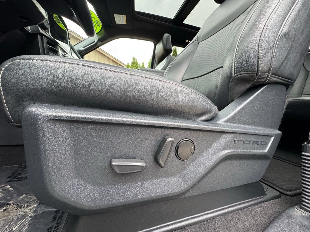 Used 2025 Ford F150 Lariat AWD/4WD image 21
