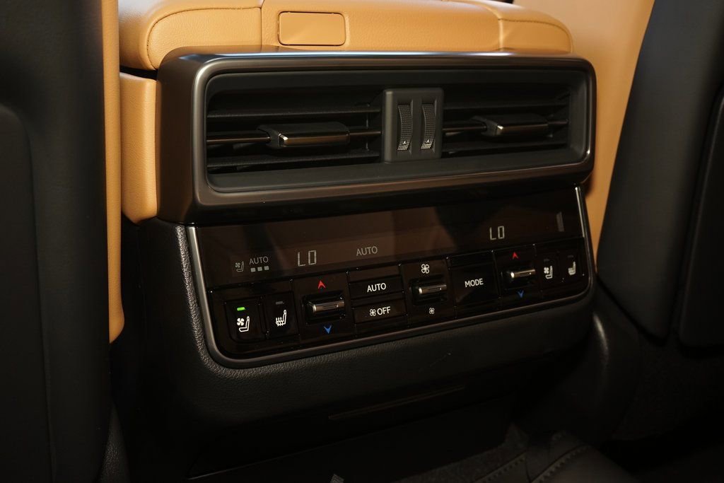 Used 2026 Lexus LX 600 4WD w/ Appearance Package image 23