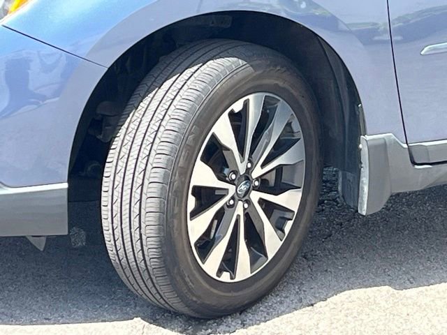 Used 2017 Subaru Outback 2.5i Limited AWD/4WD image 3