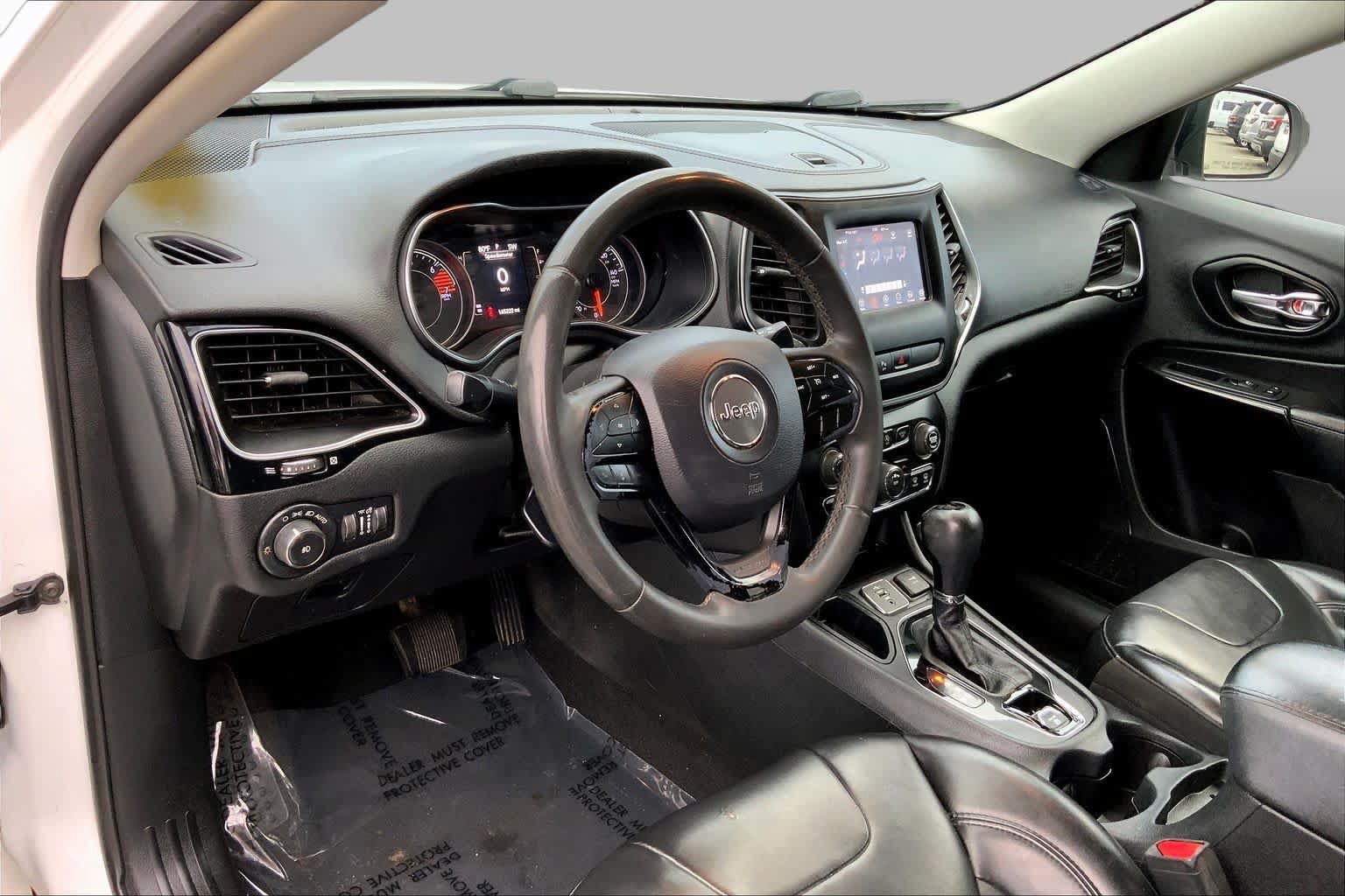 Used 2020 Jeep Cherokee Latitude Plus FWD image 14
