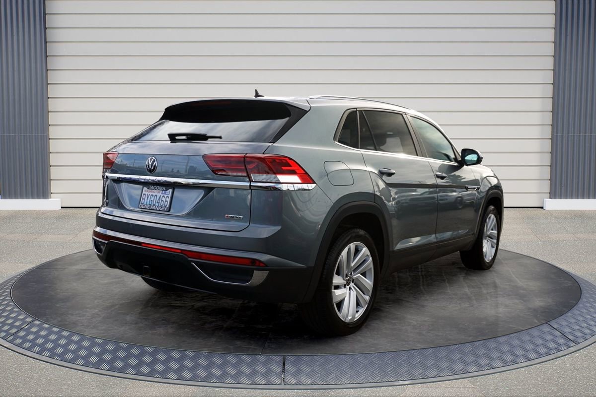 Used 2020 Volkswagen Atlas Cross Sport SE w/ Towing Package image 7