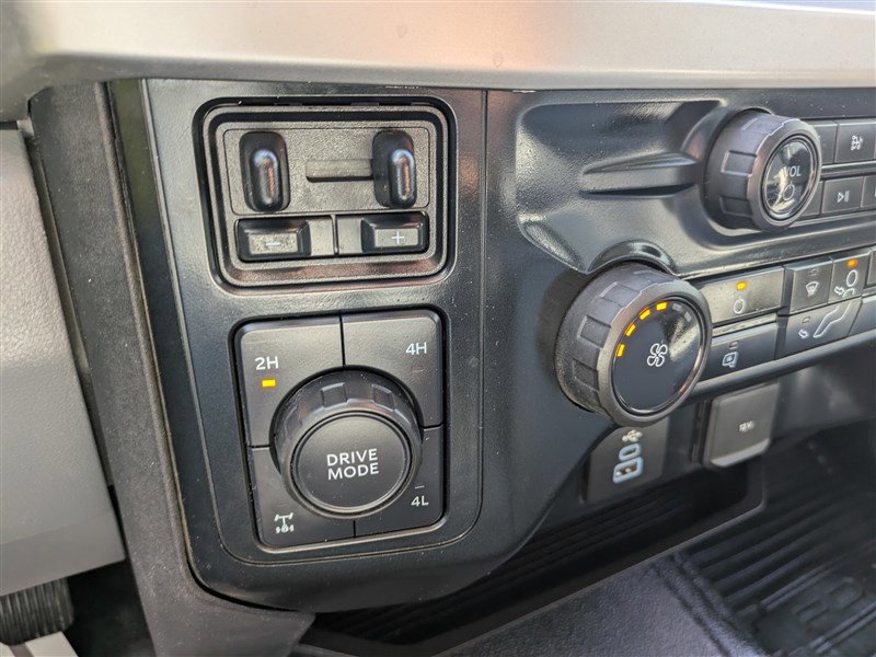 Used 2023 Ford F250 XL w/ XL Chrome Package AWD/4WD image 28