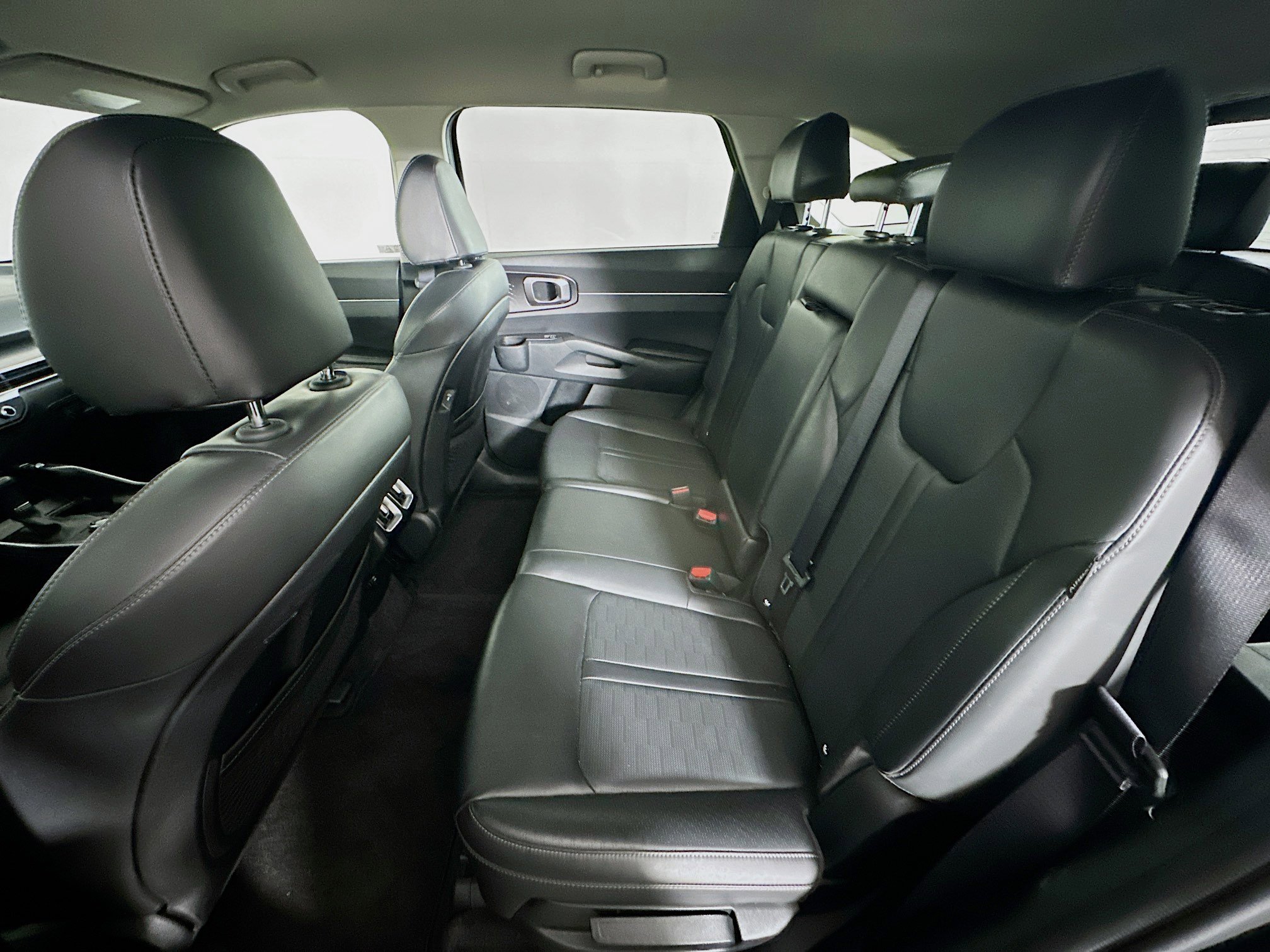 Used 2024 Kia Sorento S image 28