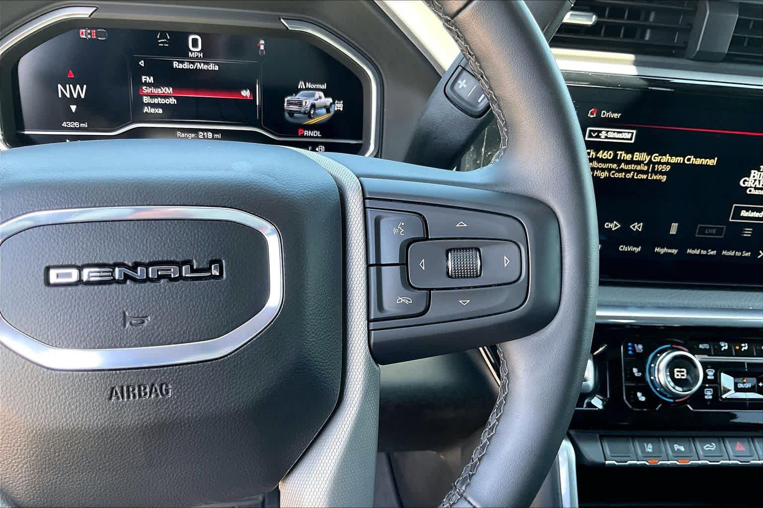 Used 2024 GMC Sierra 3500 Denali w/ Denali Reserve Package AWD/4WD image 25