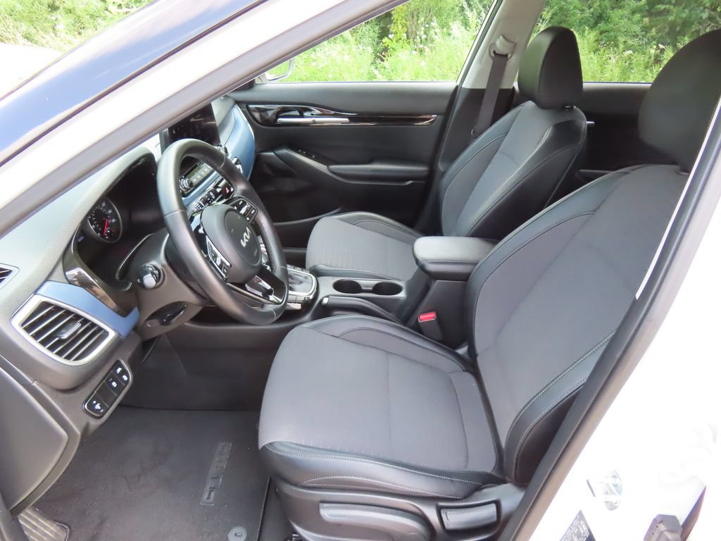 Certified 2023 Kia Seltos S w/ Navigation Package AWD/4WD image 27
