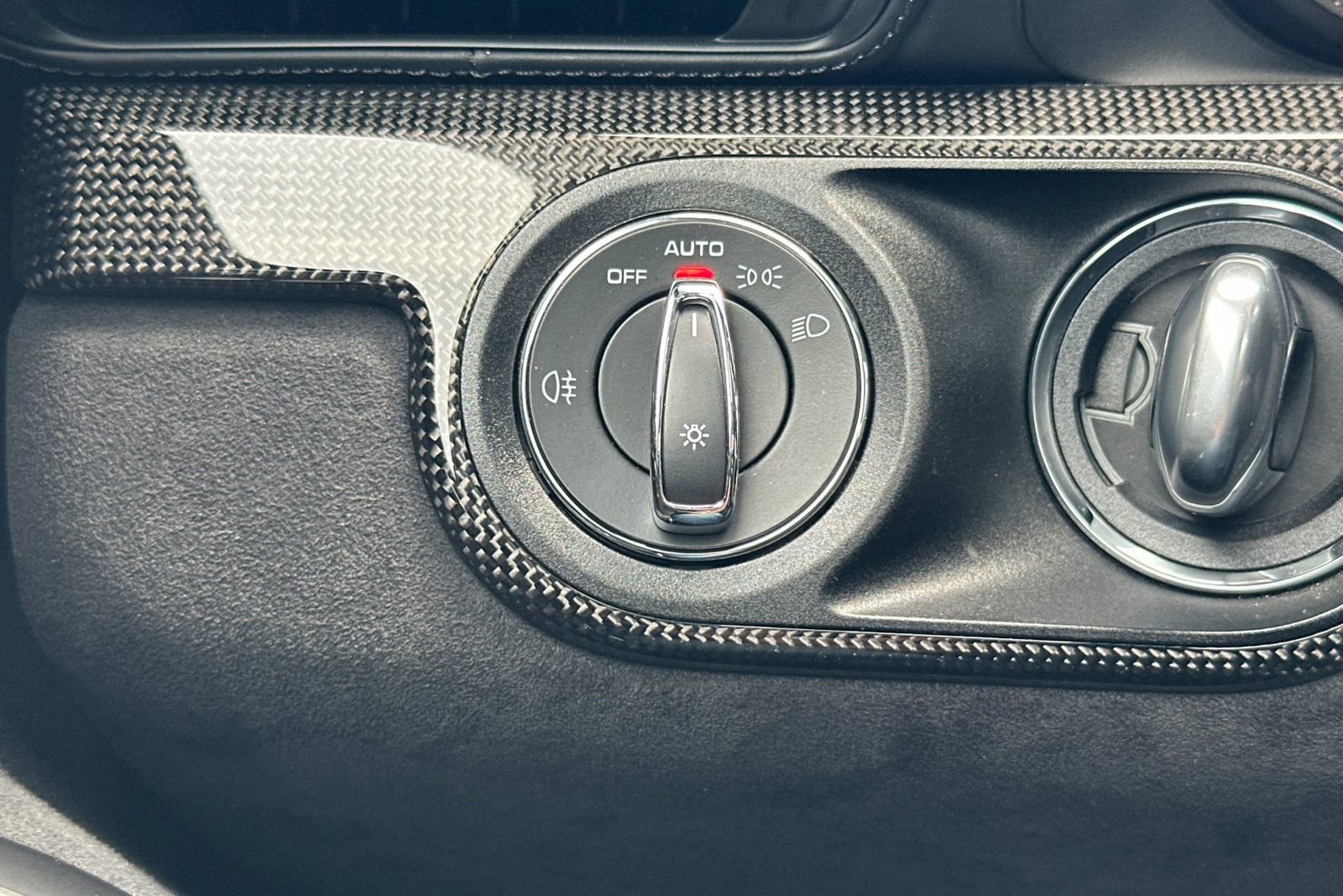 Certified 2019 Porsche 911 Carrera 4 GTS image 33