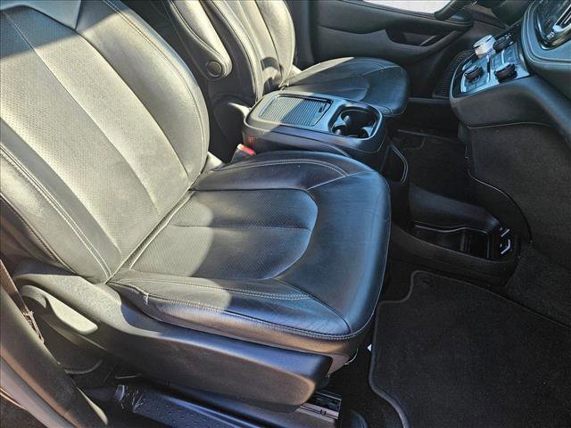 Used 2021 Chrysler Pacifica Touring-L w/ S Appearance Package image 22