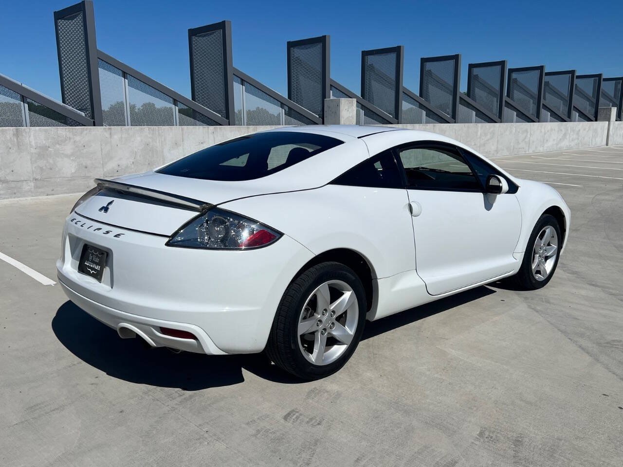 Used 2009 Mitsubishi Eclipse GS FWD image 5