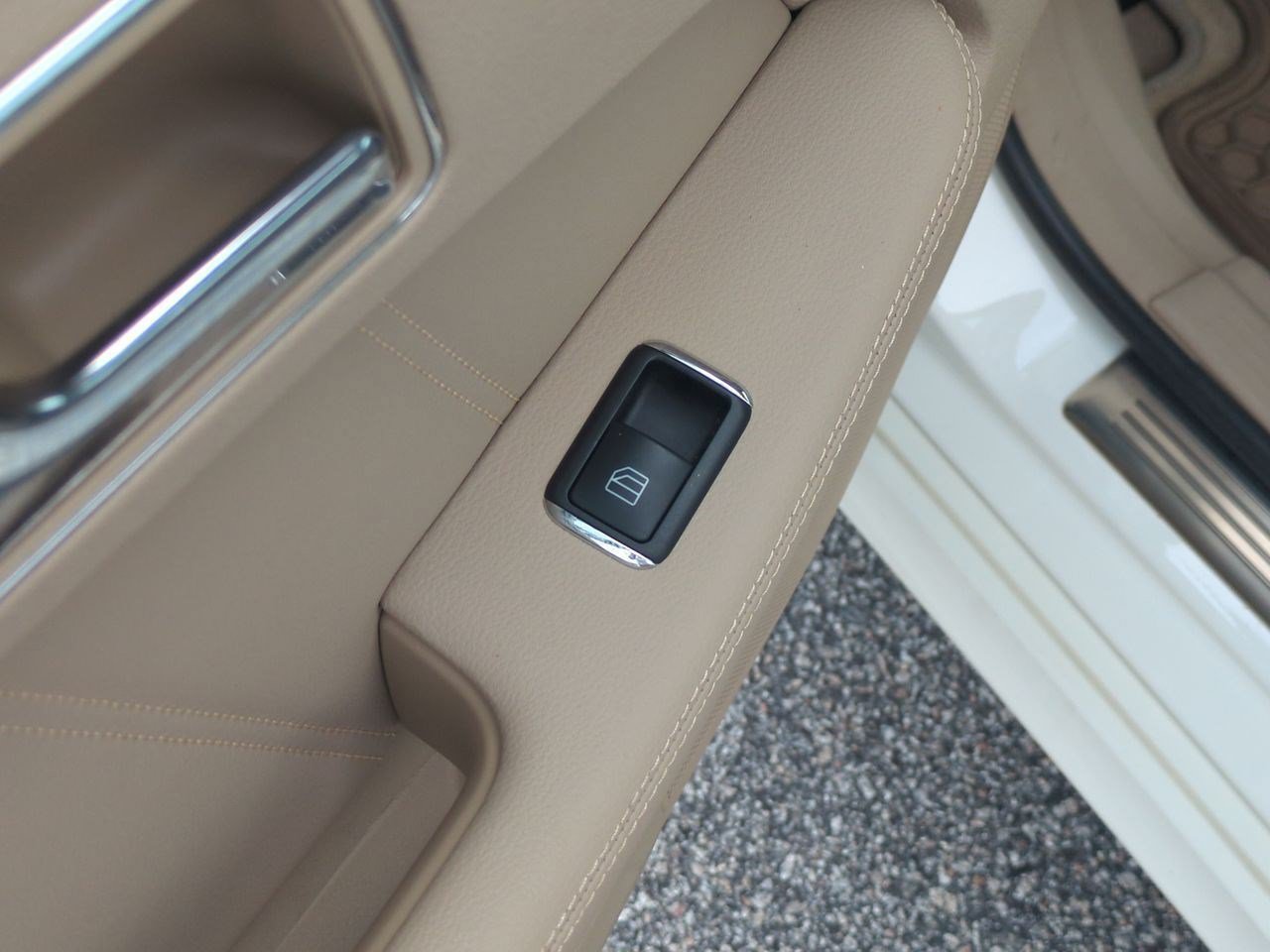 Used 2010 Mercedes-Benz E 350 Sedan image 30