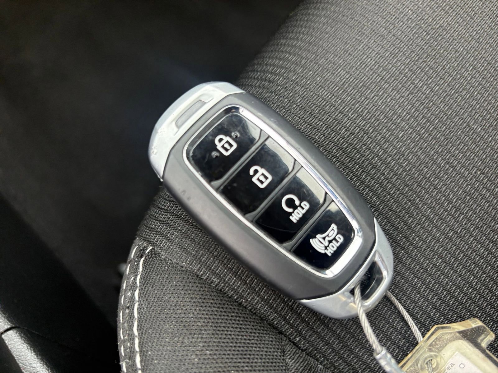 Used 2025 Hyundai Venue SEL image 21