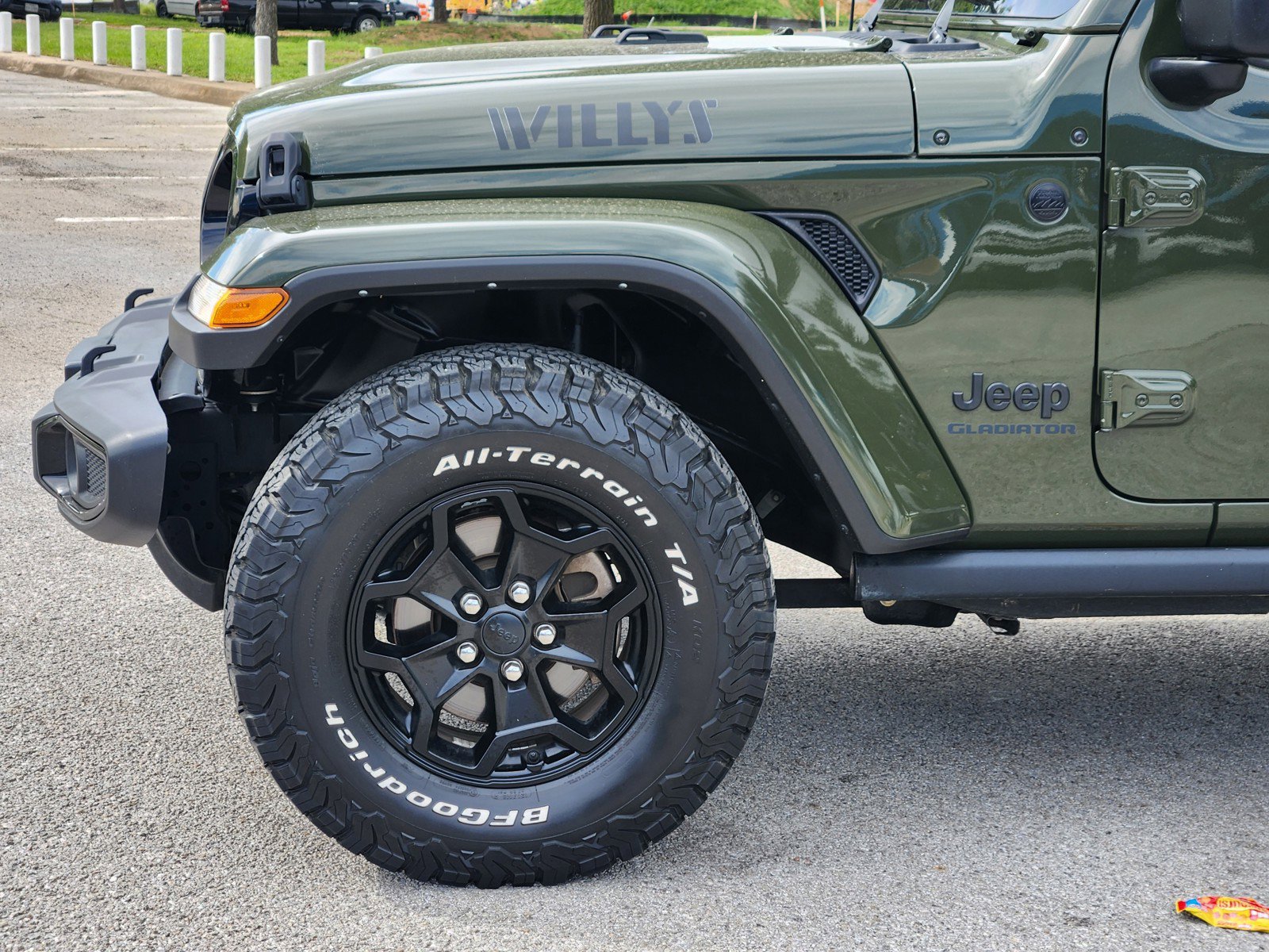 Used 2021 Jeep Gladiator Willys AWD/4WD image 25