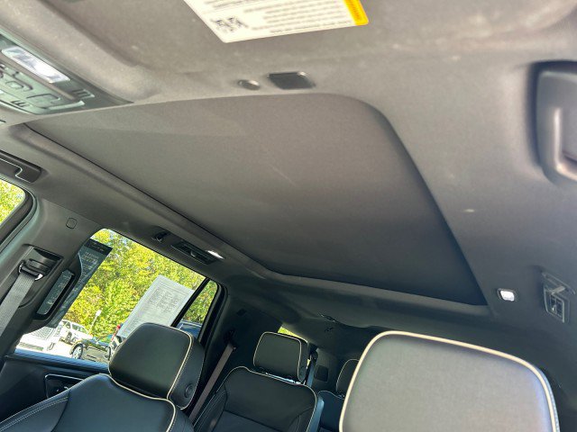 Used 2024 Chevrolet Tahoe Premier w/ Premium Package image 33