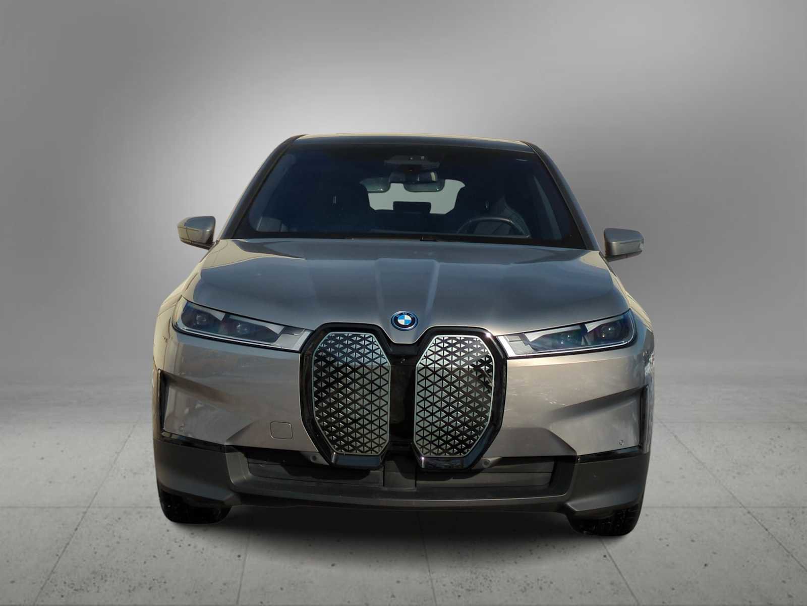 Used 2025 BMW iX xDrive50 image 3