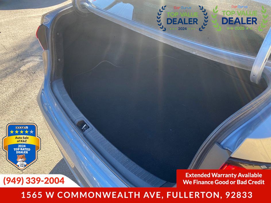 Used 2020 Toyota Corolla LE w/ Carpet Mat Package (TMS) FWD image 31