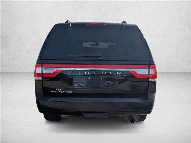Used 2017 Lincoln Navigator Reserve image 3